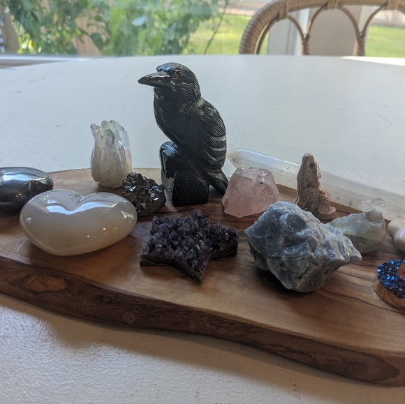 Crystals Set & Wood Board - Picture 2 of 9